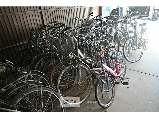 Partij van 10 diverse fietsen - afbeelding 1 van  6