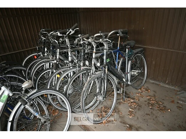 Partij van 10 diverse fietsen - afbeelding 1 van  4