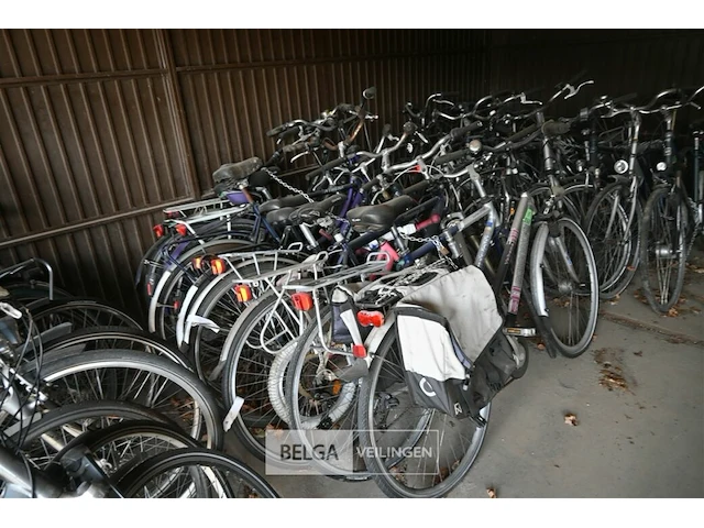 Partij van 10 diverse fietsen - afbeelding 1 van  5