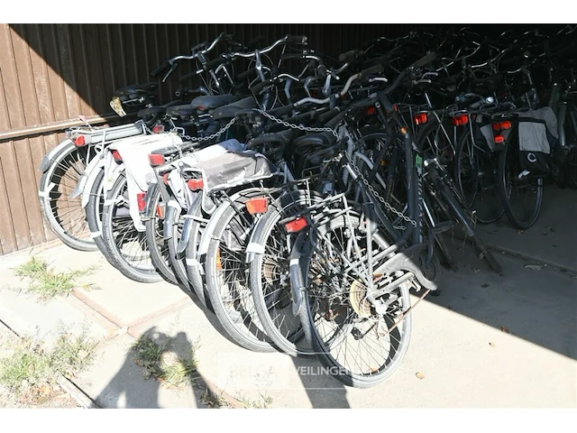 Partij van 10 diverse fietsen - afbeelding 1 van  6