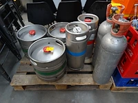 Partij vaten alcohol - afbeelding 1 van  2