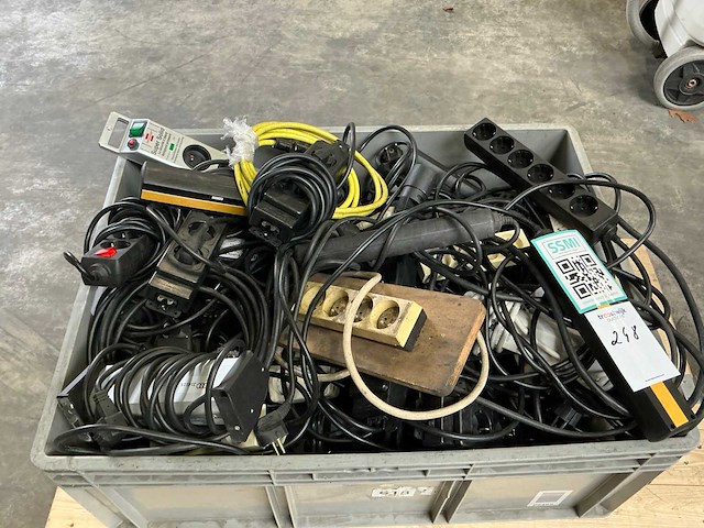 Partij verdeeldozen elektriciteit - afbeelding 1 van  9