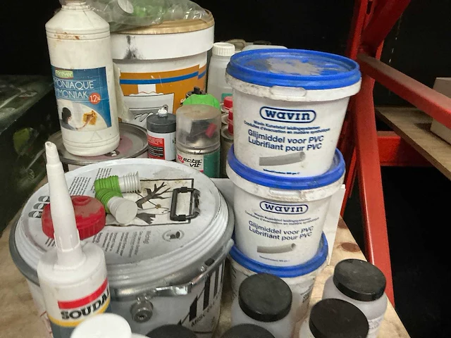 Partij verf, glijmiddel en vloeistoffen - afbeelding 4 van  5