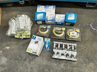Partij verlichting en verdeeldozen - afbeelding 1 van  8