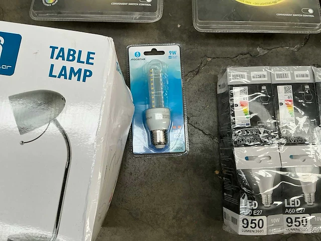 Partij verlichting en verdeeldozen - afbeelding 5 van  8