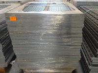 Partij versterkte metalen draadlegborden - afbeelding 1 van  3