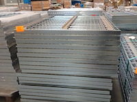 Partij versterkte metalen draadlegborden - afbeelding 1 van  3