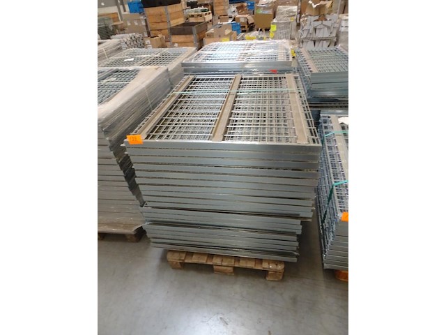 Partij versterkte metalen draadlegborden - afbeelding 2 van  3