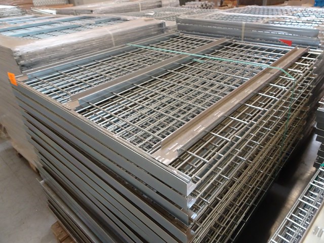 Partij versterkte metalen draadlegborden - afbeelding 3 van  3