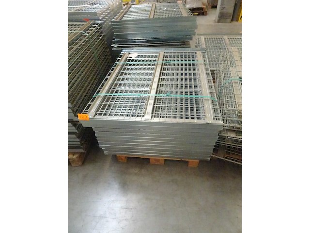 Partij versterkte metalen draadlegborden - afbeelding 2 van  2