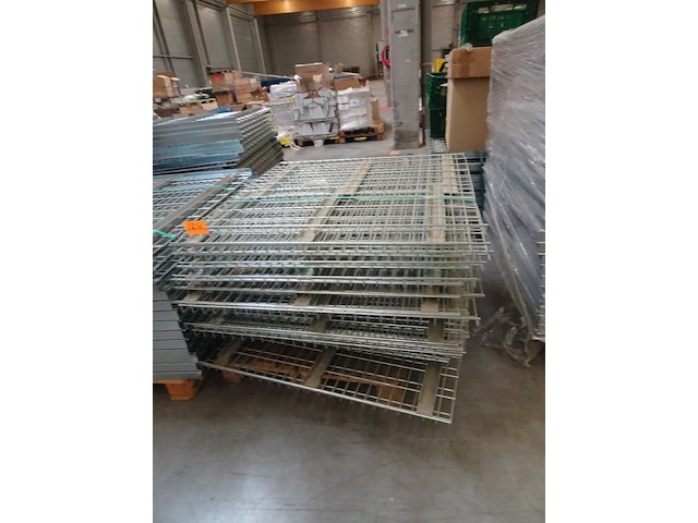 Partij versterkte metalen draadlegborden - afbeelding 1 van  2