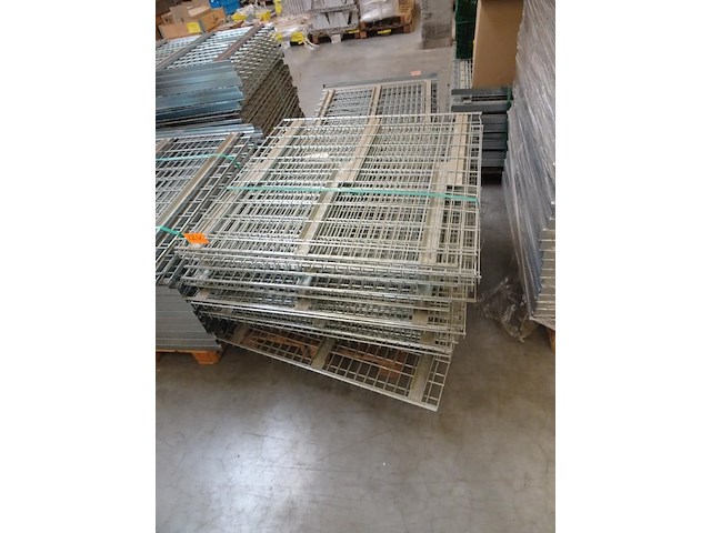 Partij versterkte metalen draadlegborden - afbeelding 2 van  2