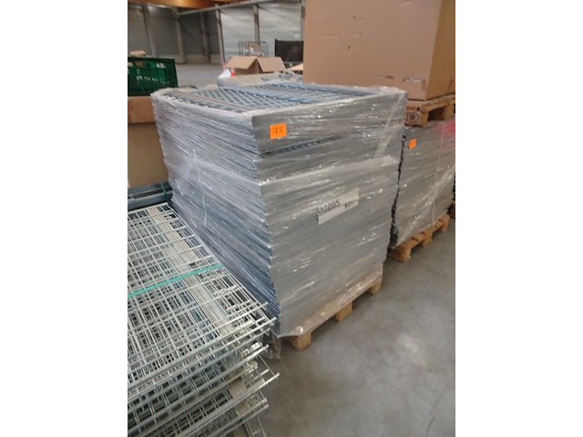 Partij versterkte metalen draadlegborden - afbeelding 2 van  3