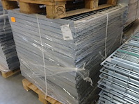 Partij versterkte metalen draadlegborden - afbeelding 2 van  2