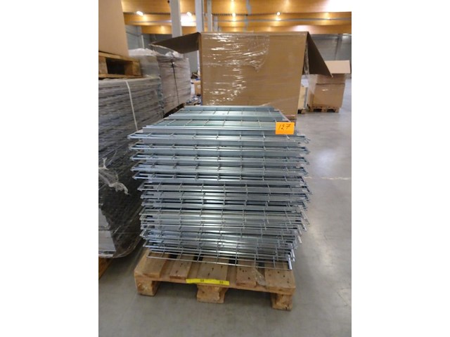 Partij versterkte metalen draadlegborden - afbeelding 1 van  5