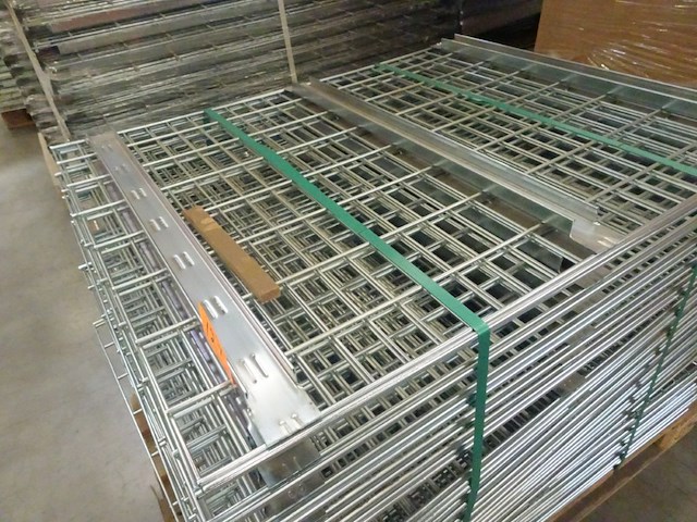 Partij versterkte metalen draadlegborden - afbeelding 4 van  5