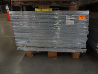 Partij versterkte metalen draadlegborden - afbeelding 1 van  3