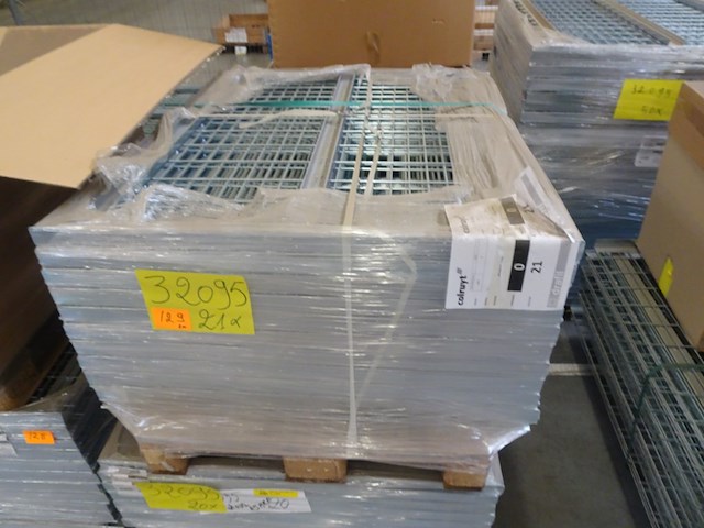 Partij versterkte metalen draadlegborden - afbeelding 2 van  5