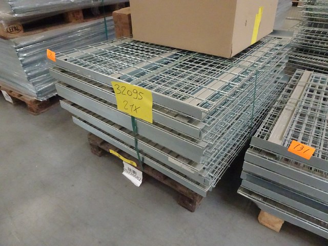 Partij versterkte metalen draadlegborden - afbeelding 2 van  3