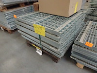 Partij versterkte metalen draadlegborden - afbeelding 2 van  3