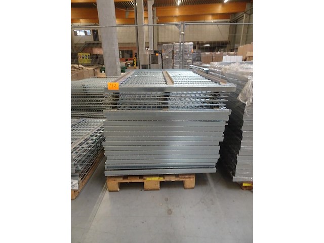 Partij versterkte metalen draadlegborden - afbeelding 1 van  3