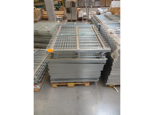 Partij versterkte metalen draadlegborden - afbeelding 2 van  3