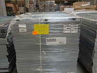 Partij versterkte metalen draadlegborden - afbeelding 1 van  4