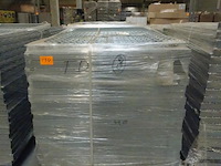 Partij versterkte metalen draadlegborden - afbeelding 1 van  4