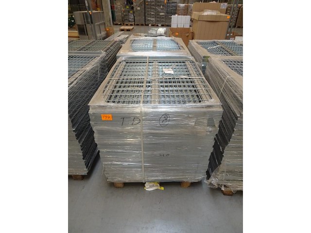 Partij versterkte metalen draadlegborden - afbeelding 2 van  4