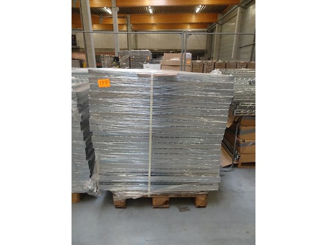 Partij versterkte metalen draadlegborden - afbeelding 1 van  3