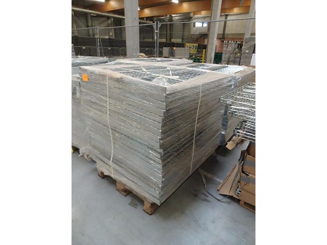 Partij versterkte metalen draadlegborden - afbeelding 3 van  3