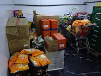 Partij vervallen voedingswaren - afbeelding 1 van  21