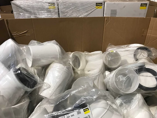 Partij viega toilet vloeraansluitstuk bocht met sprong (319x) - afbeelding 1 van  9