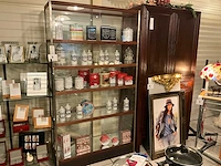 Partij vintage porselein apotheekpotten en bewaardozen (circa 35x) - afbeelding 1 van  11