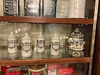 Partij vintage porselein apotheekpotten en bewaardozen (circa 35x) - afbeelding 6 van  11