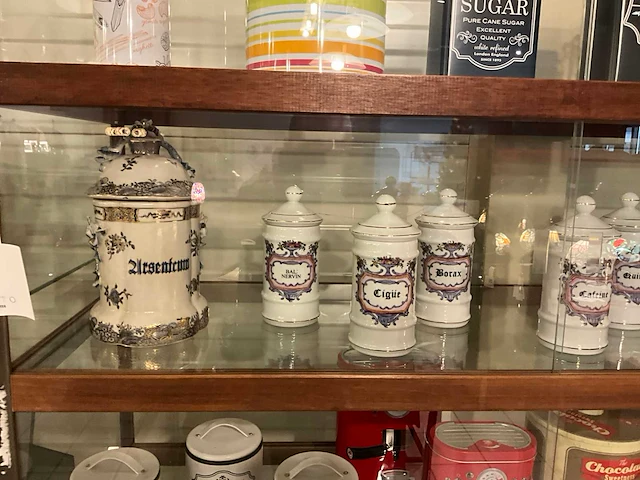 Partij vintage porselein apotheekpotten en bewaardozen (circa 35x) - afbeelding 7 van  11