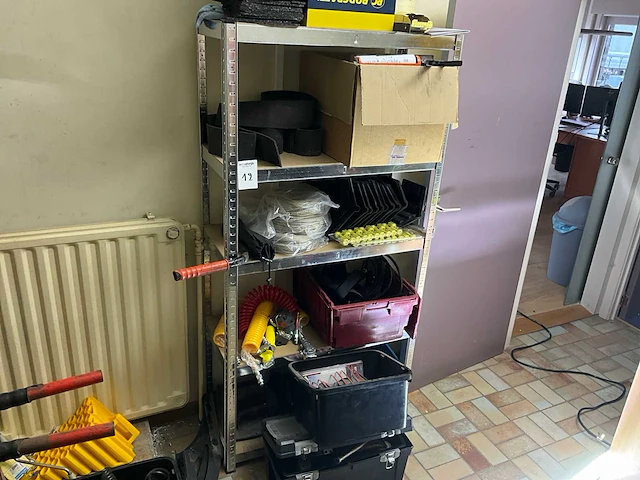 Partij vrachtwagen en opleggeraccessoires - afbeelding 1 van  5