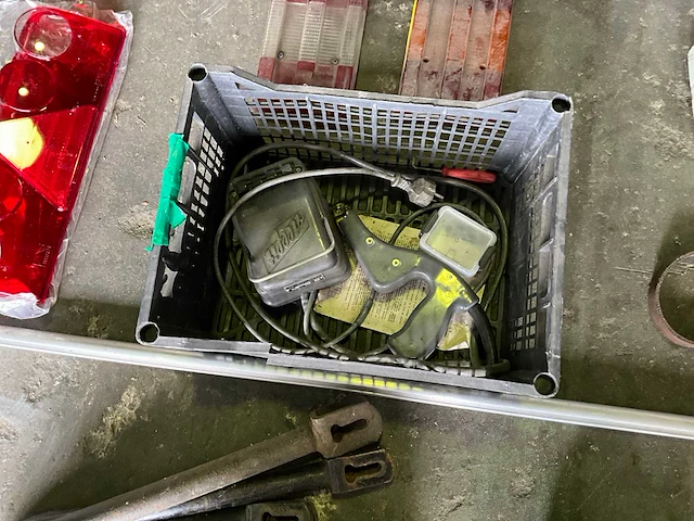 Partij vrachtwagenonderdelen - afbeelding 8 van  12