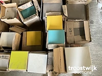 Partij wandtegels 10x10 en 15x15. - afbeelding 1 van  3