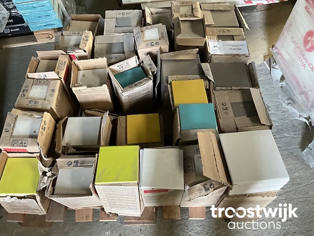 Partij wandtegels 10x10 en 15x15. - afbeelding 2 van  3