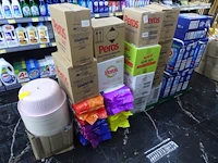 Partij wasmiddel + plastic wasbakjes - afbeelding 1 van  10