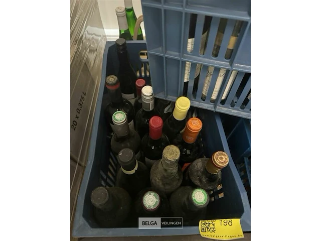 Partij wijn ± 18 flessen - afbeelding 1 van  2