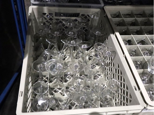 Partij wijn – en chapgne glazen - afbeelding 3 van  5