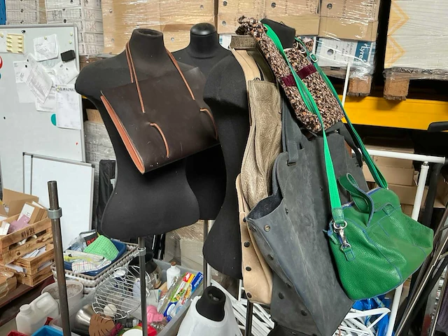 Partij winkel inventaris - afbeelding 16 van  18