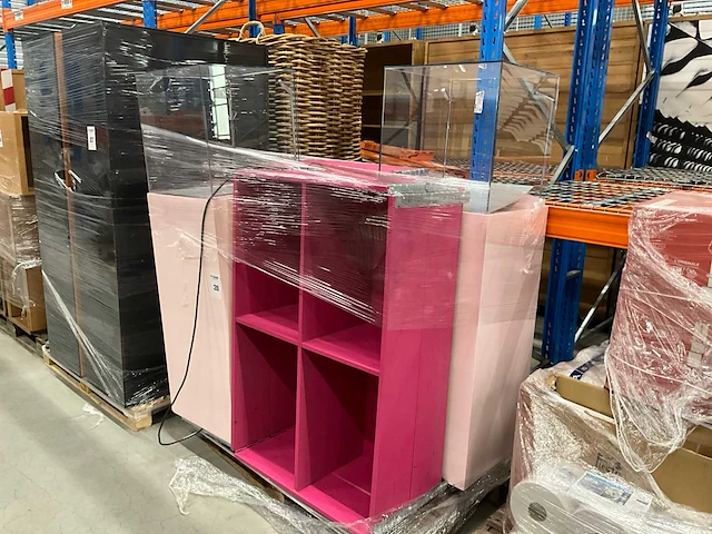 Partij winkel meubilair - afbeelding 1 van  3