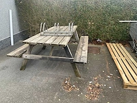 Partij winkelkarren, palletten en tuintafel - afbeelding 2 van  4