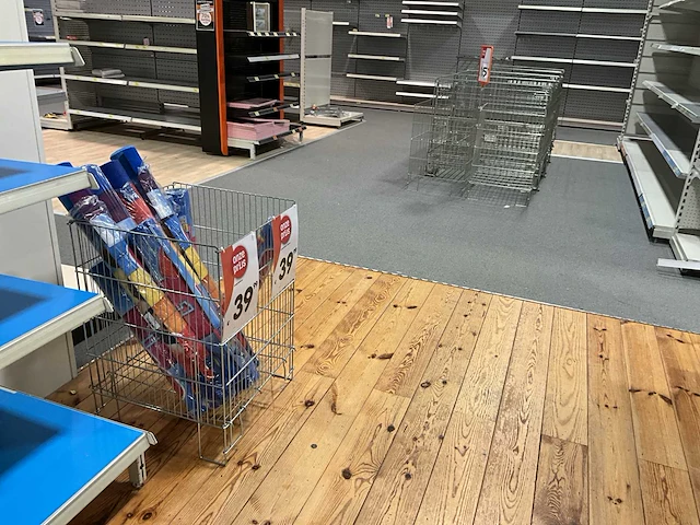 Partij winkelstellingen - afbeelding 14 van  56