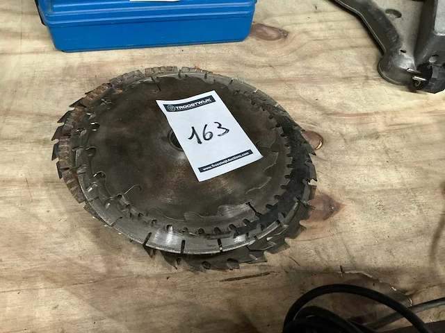 Partij zaagbladen en slijpschijven - afbeelding 1 van  3