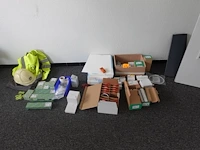 Partij zekeringen en rookmelders - afbeelding 1 van  9