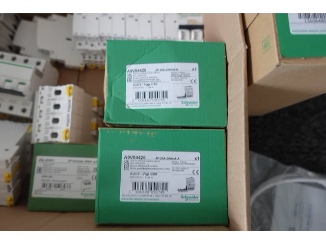 Partij zekeringen en rookmelders - afbeelding 6 van  9